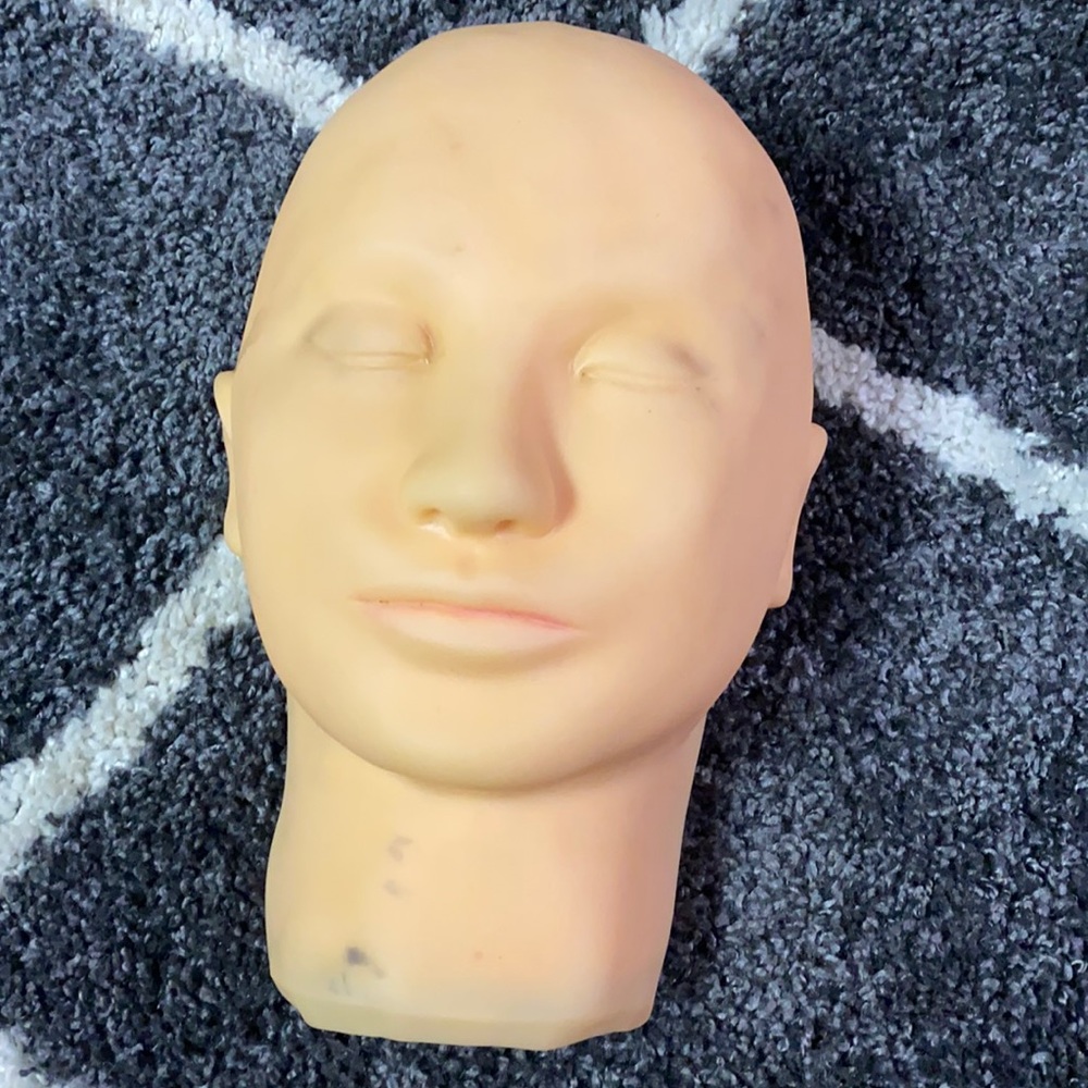 Mannequin for Make Up Practice